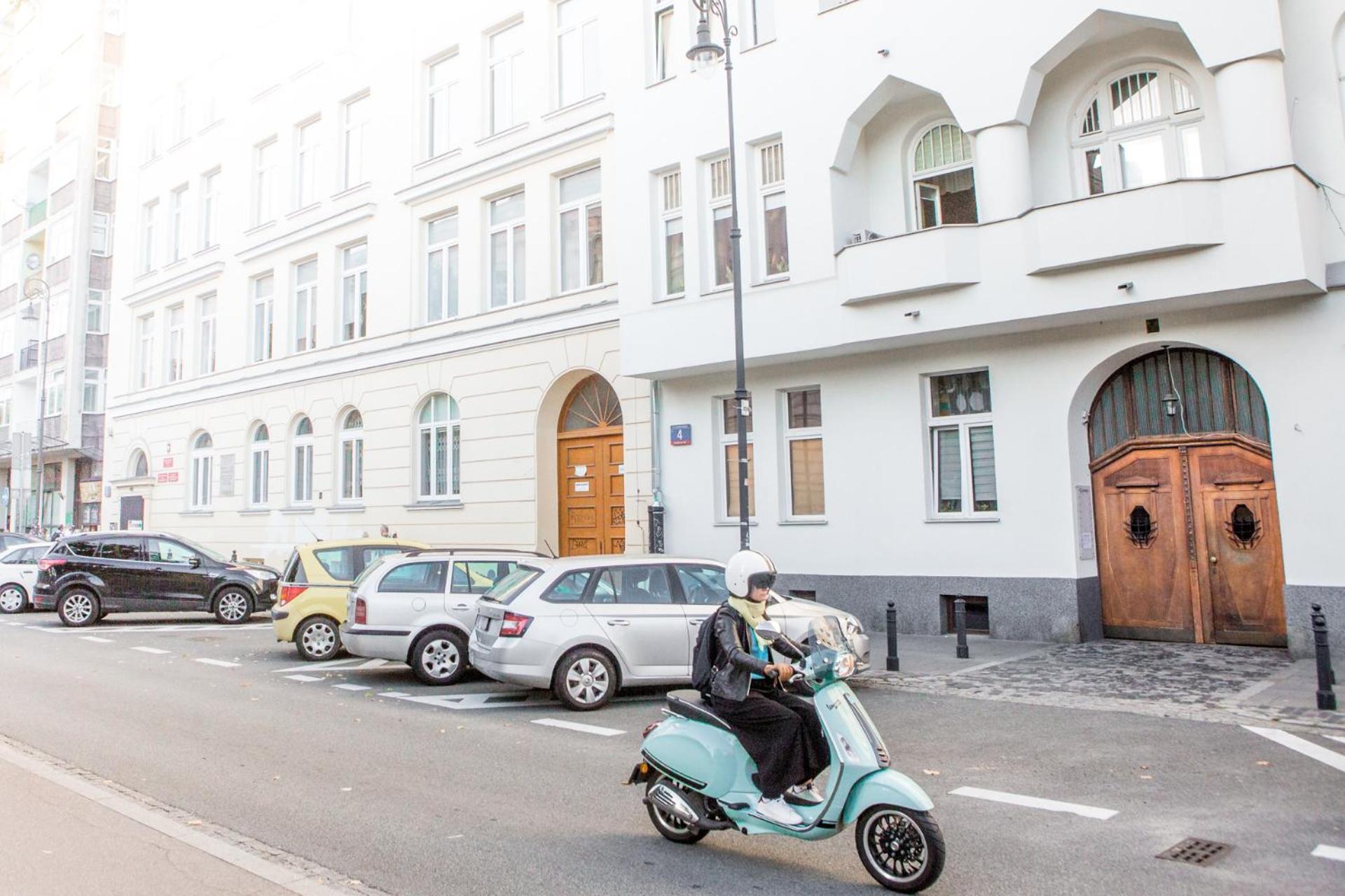 Oomph Vintage 2Br Gem Steps From Politechnika Apartment วอร์ซอ ภายนอก รูปภาพ